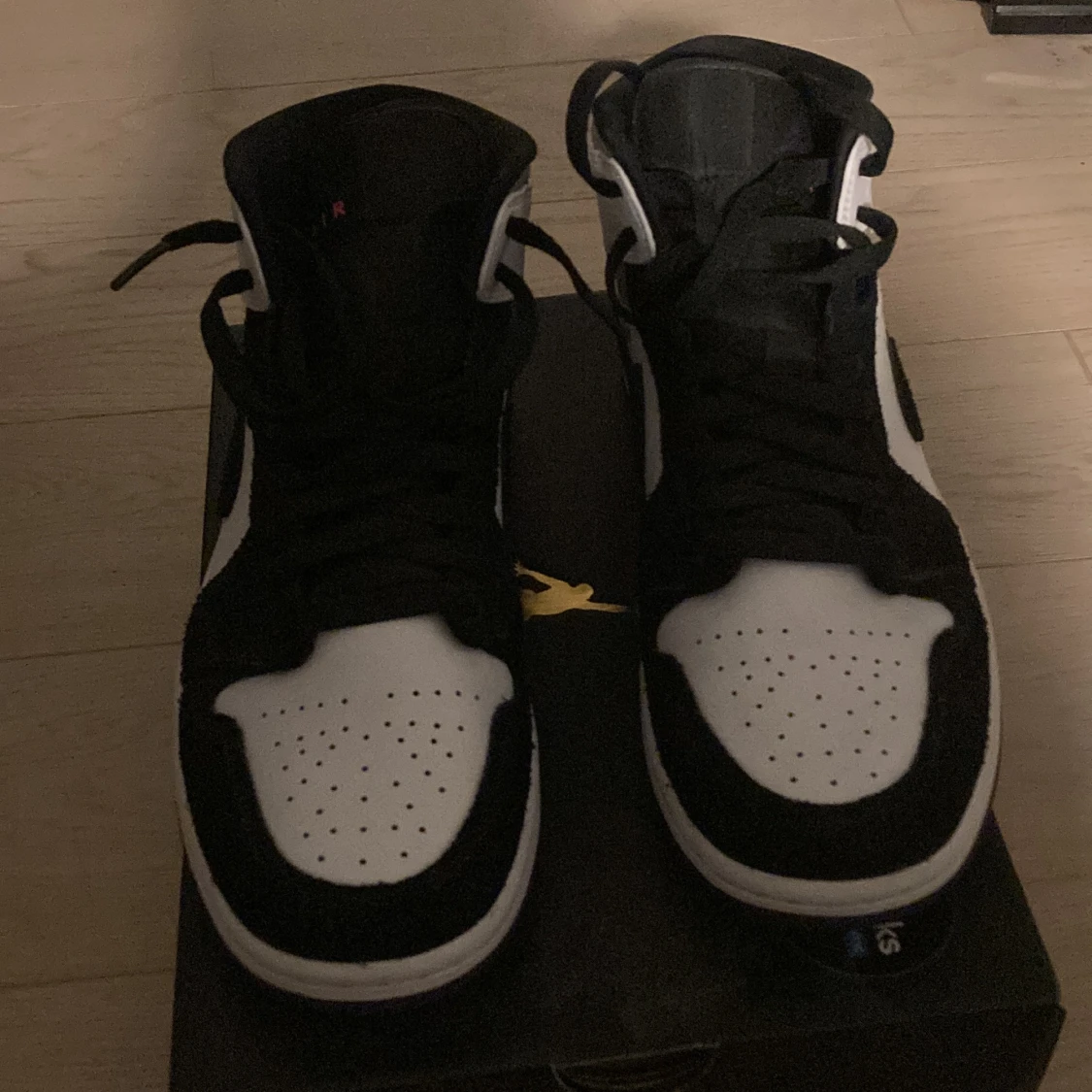 Jordan 1 mid lilla, svart och vit - 90