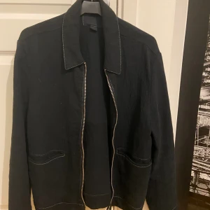 Overshirt  - Säljer dena då behöver bli av med kläder 