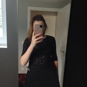 Lace top  - Perfekt skick, små i storleken 