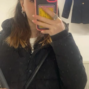 Edblad ring - Den är i storlek 16.80 jätte fin men saknar en nit som man kan se på bilderna köpt för ett par månader sen på hemsidan❤️ skriv för info eller om pris❤️❤️ 