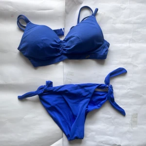 Bikiniset - Går att göra bundlepris/mix and match vid köp av fler badkläder på min sida! ❤️ 50 kr för toppen, 30 för underdel