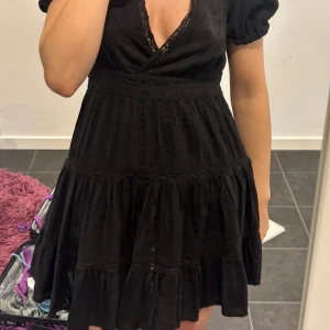 zara klänning  - Oanvänd klänning från zara med lappen kvar!  Köparen står för frakt 🫶🏼🥰