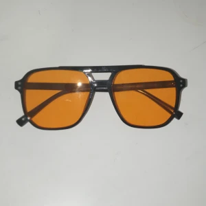 RETRO SOLGLASÖGON  - Snygga solglajjor perfekta nu till sommaren. Pris - 119 KR