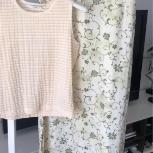 Kjol 36 ny med prislappen kvar  - Kjol och topp nytt