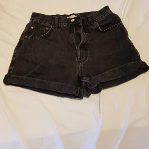 Gina tricot denim shorts - Använda 2 gånger, nyskick