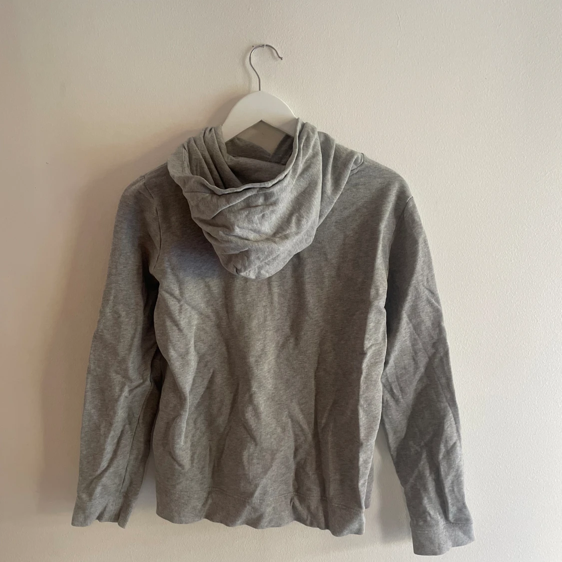 Grå hoodie - 90