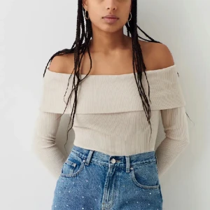 Off-shoulder - Mycket fin offshoulder topp från Gina. Superfint skick!🥰🥰