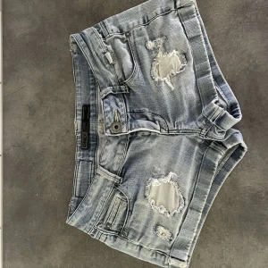 Only jeans shorts low waist - Bra skick använda någon gång