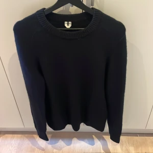 Tröja  - Stickad tröja från Arket si S