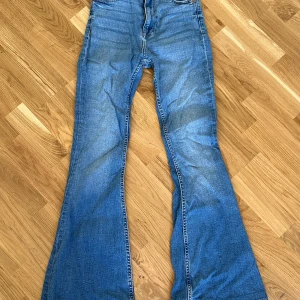 Bershka flare jeans  - High waist  