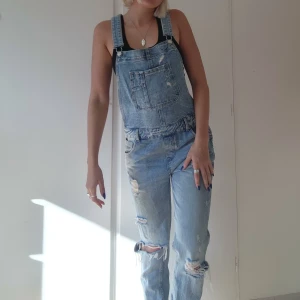 Zara hängselbyxor - Säljer dessa perfekta hängselbyxor från zara i storlek S