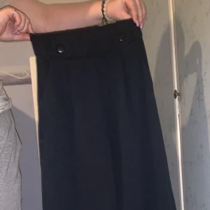 Kostym byxor från jacoueline 70kr - Kostym byxor från jacoueline nypris ca 150kr mitt pris 70kr Nya oct oanvända i storlek XS. Frakt funkar galant!