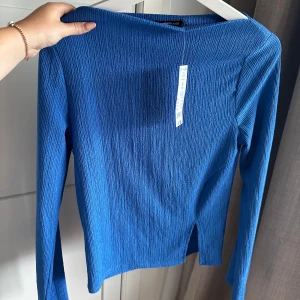 TOPP FRÅN GINA - Oanvänd topp från Gina! 