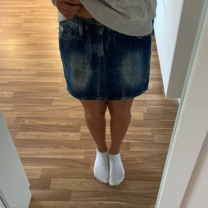 Jeanskjol - Säljer denna supersnygga jeanskjol frpn disel❣️