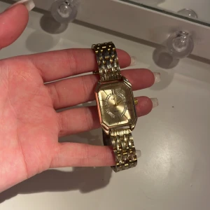 Guld klocka - Jätte fin guld klocka, säljer då jag fått en ny