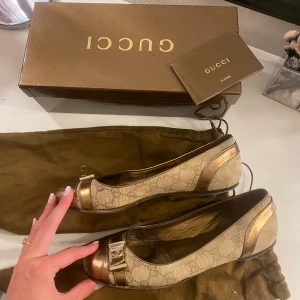 Gucci ballerina  - Super fina skor, det är vintage från 2007 så bra skick för att va vintage, kvitto osv finns såklart! 