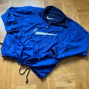 Extremt sällsynt Nikejacka som går att göra till en fleece. 90-tal. 