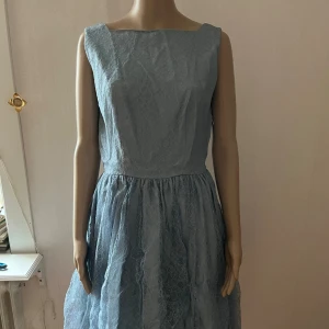 Ljusblå derbex vintage klänning, spets Rockabilly, 50-tal, 60-tal, retro - Inget att anmärka på.
