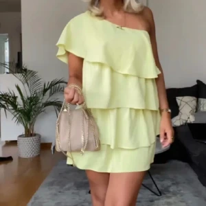 Volangkläning - Så snygg eftertraktad zara klänning