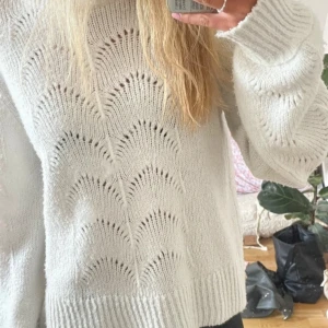 stickad tröja  - superfint stickad tröja från gina 💓