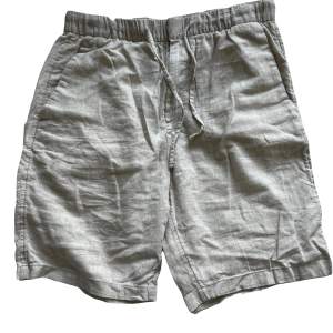 Säljer dessa snygga shorts fel endast 149 i storlek xs