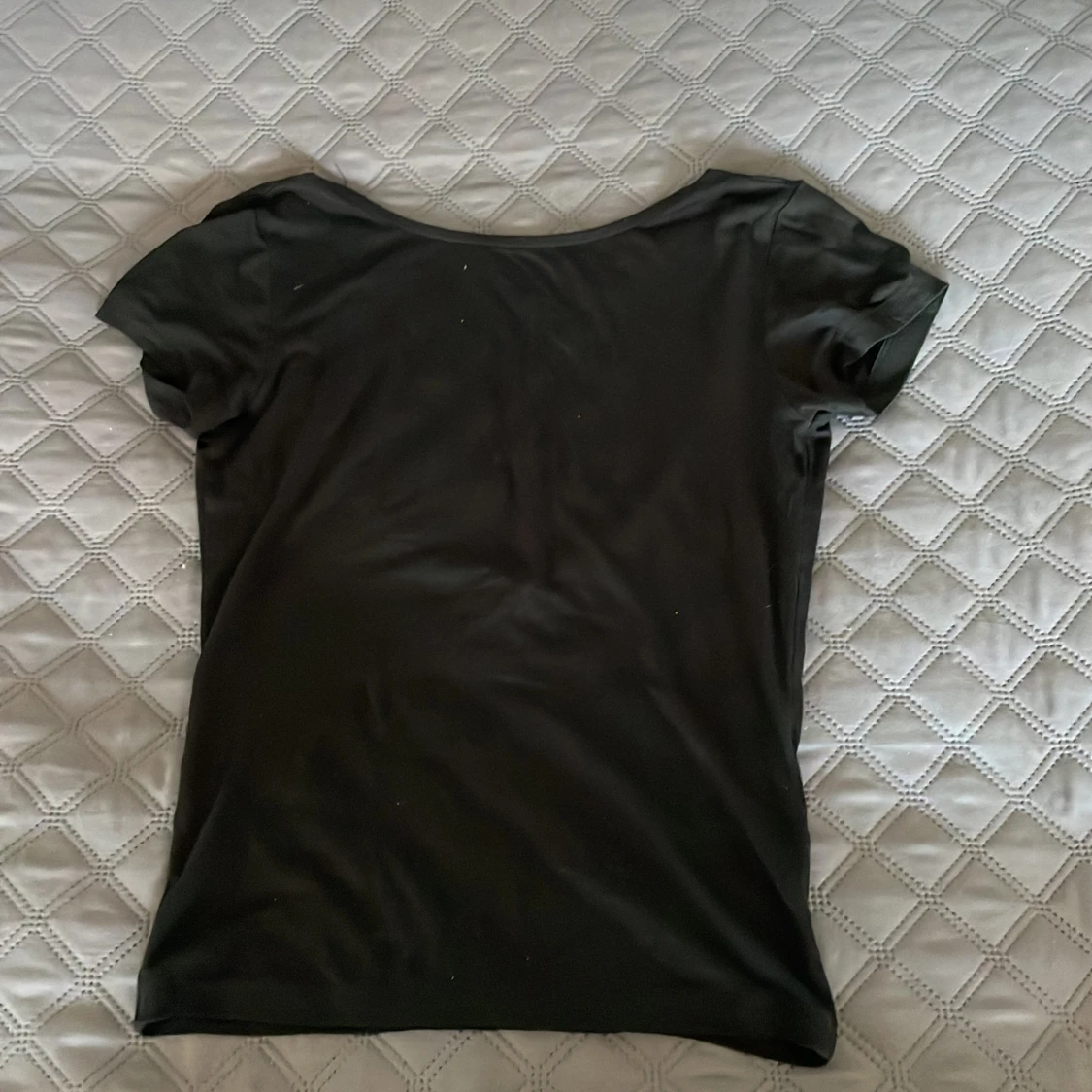 Backless t-shirt - 1