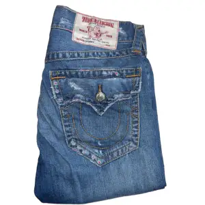 True Religion jeans skinny fit. W29 [Ytterbenslängd 105cm] [Innerbenslängd 80cm] [Midja 38cm] [Benöppning 16cm]