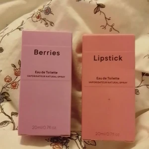 Parfym  - Säljer två stycken parfymer från H&M, dem är i ny skick och helt fulla, lukterna är berries och lipstick. Säljer båda för 60kr + frakt. Priset kan diskuteras vid snabb affär! 