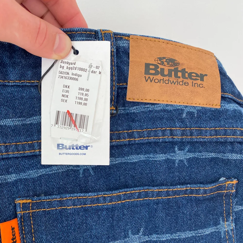 butter barbwire denim jeans baggy 38 dark indigo 500kr. Jeans & Byxor.