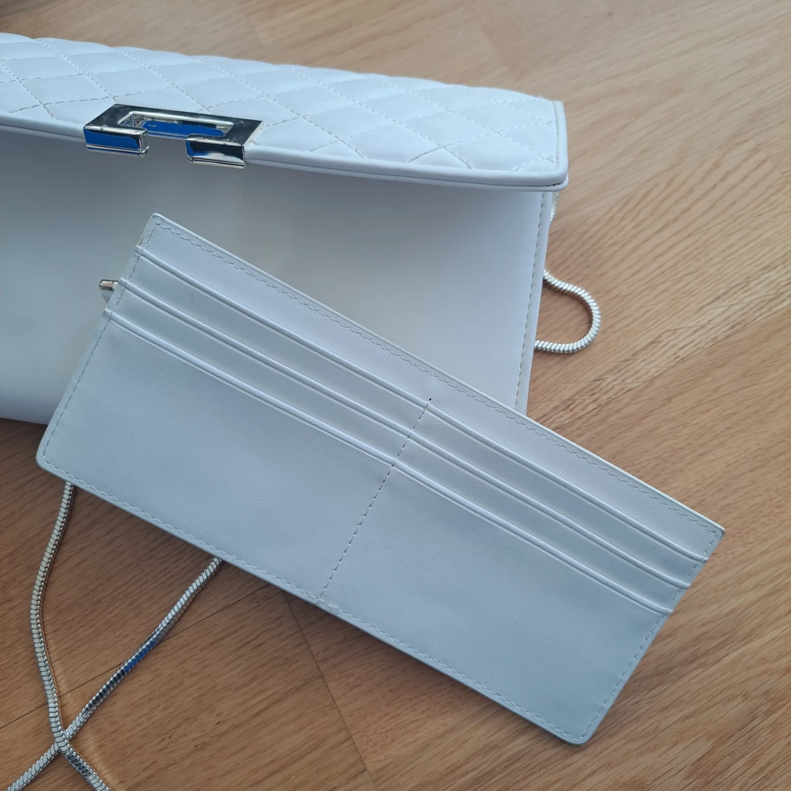 Charles & Keith väska  - 90