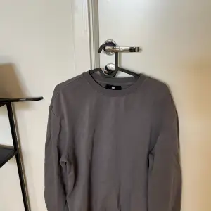 Grå oversized sweatshirt 