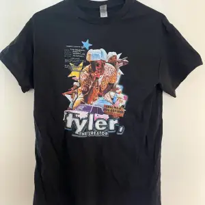 T-shirt från Radarclothingclub med Tyler the creator tryck fram och bak. Storlek S Oanvänd bara testad. Nypris 500kr