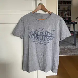 Säljer denna galet feta Ralph Lauren T-shirt | Storlek S | Inga defekter | För mer frågor eller funderingar kom pm!