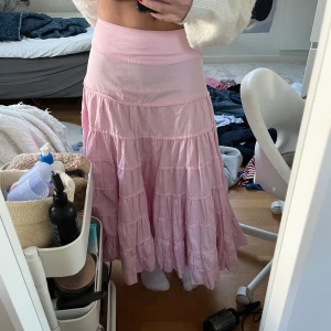 Långkjol - Supersöt Långkjol! Köpt secondhand så vet ej storleken men passar som xs-s