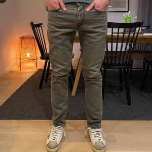 Levis 511 - Hej! Säljer nu mina Levis 511 i storleken 31/32. Dom är 10/10 i skicket.  Hör av dig vid minsta lilla fundering!