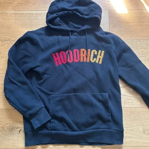 Hoodrich - Stl M. I nyskick. 