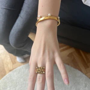 Guldarmband - Säljer detta guldarmband då de inte kommer till användning eftersom jag bytt till silver💕