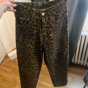 Virala leopard byxor, aldrig använt  - Bra skick, aldrig använt, virala leopard byxor
