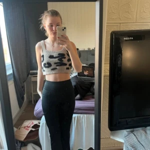 linne med tröja - Använd några gånger, i storlek S från shein. 