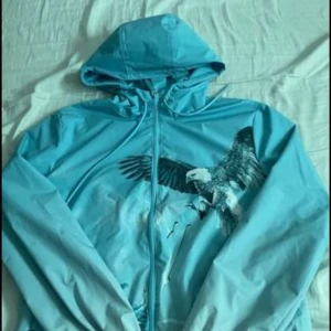 Trapstar irongate jacka - Trapstar irongate jacka eagle storlek S Ny använd fåtal gånger fortfarande nyskick  