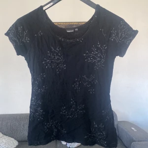 vintage topp❤️ - vintage topp med glitter detaljer passar s/m så fin❤️
