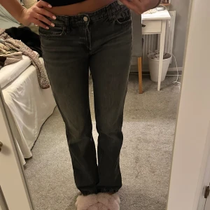 Zara jeans - Snygga och bekväma jeans från zara. Strl 40, passar mig som vanligvis har 38. Använda 2 gånger