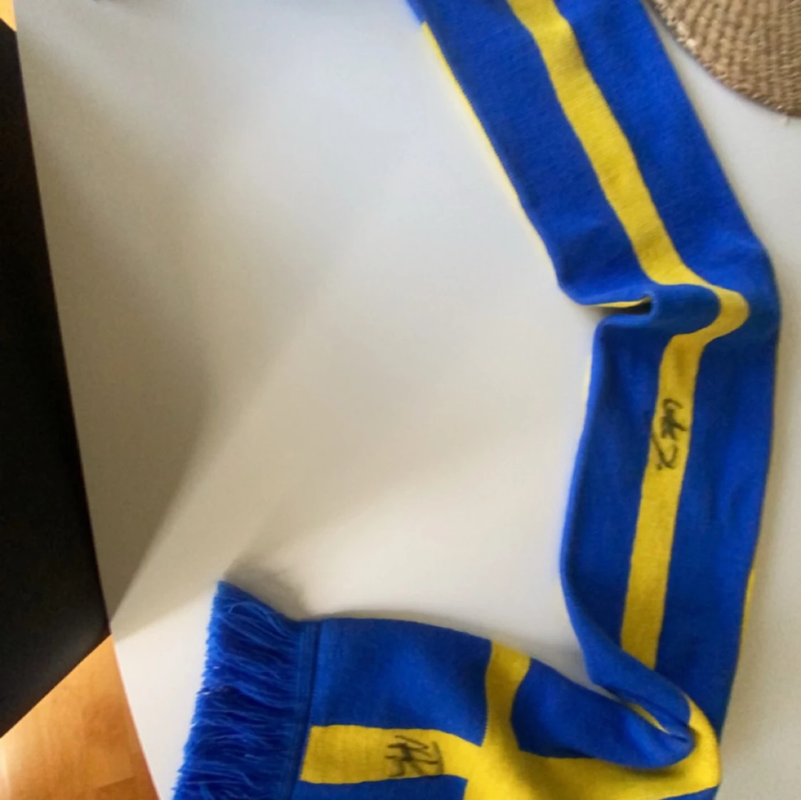 Signerad Sverige halsduk till salu - 90