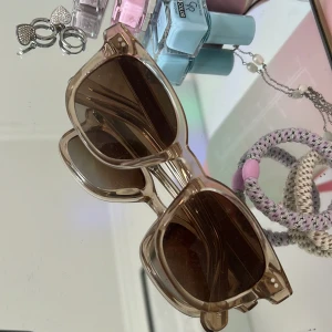 Chimi - Säljer mina fina chimi glasögon köpta för 1200 men säljer för 800!❤️❤️så fint skick och endast använda ca 4 ggr