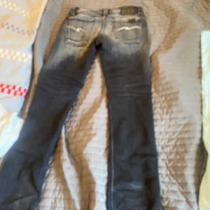 Nudie jeans - Extremt snygg tvätt och vit stitching!