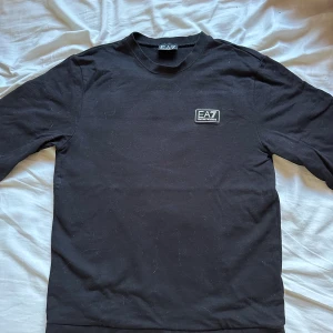 Armani tröja - Knappt använd  Köpt för 1500kr hos jonhells