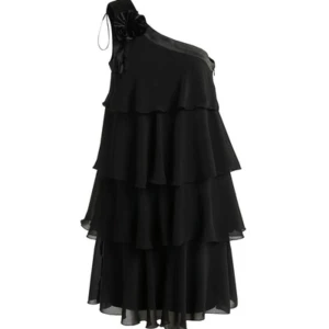 Klänning  - Volang klänning med ros detalj, från Kappahl. Storlek 44 men tycker dem känns som en storlek 42. 