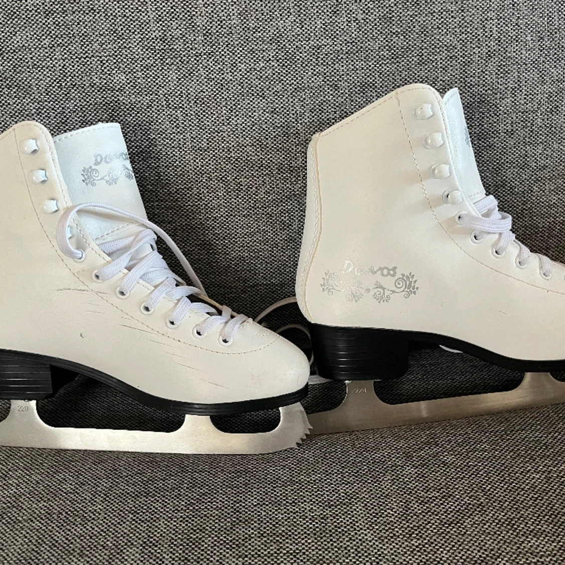 Skridskor strl 36, knappt använda 
