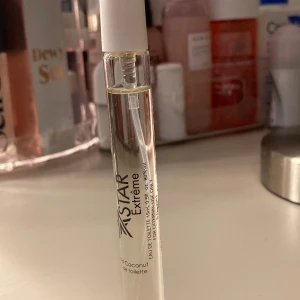 Parfym kokos - En oanvänd parfym som luktar kokos