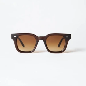 Chimi 04  - Coco är sålda!💞 Skriv för fler bilder💕  Chimi 04  Färg Brown / Coco och ecru  Original pris  1250 köpta på nk i Stockholm  Ecru - 700kr  Coco - 500kr  Tappat bort lådan till Coco där av priset men till ecru tillkommer lådan! Köparen står för frakten💕